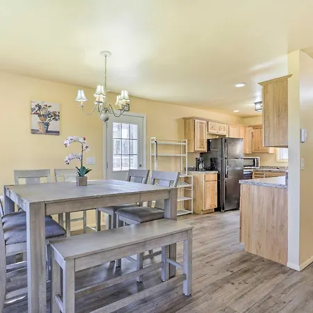 Peaceful Poconos Home With Lake And Pool Access! Long Pond Exterior foto