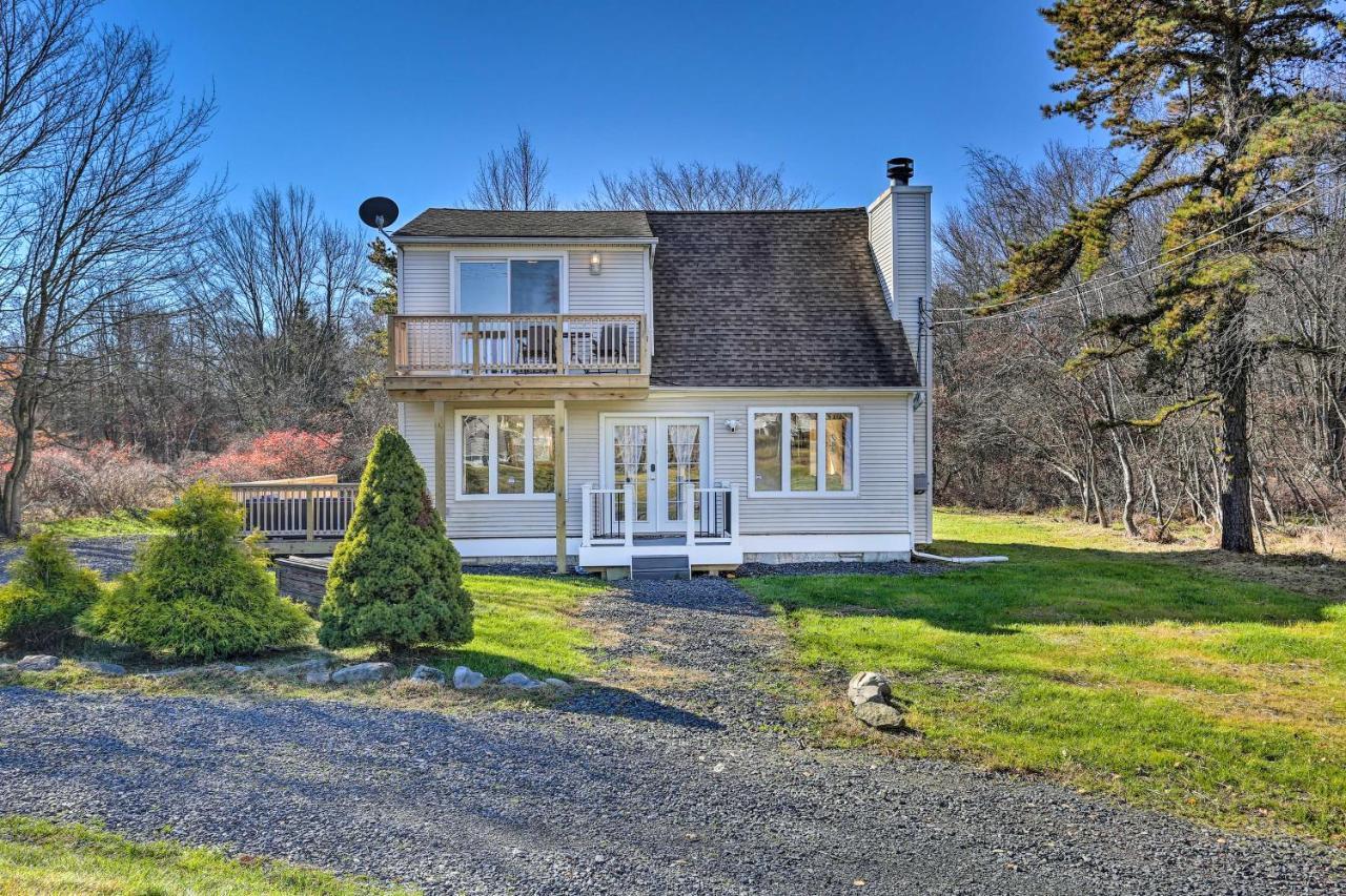Holiday home Peaceful Poconos With And Pool Access! *