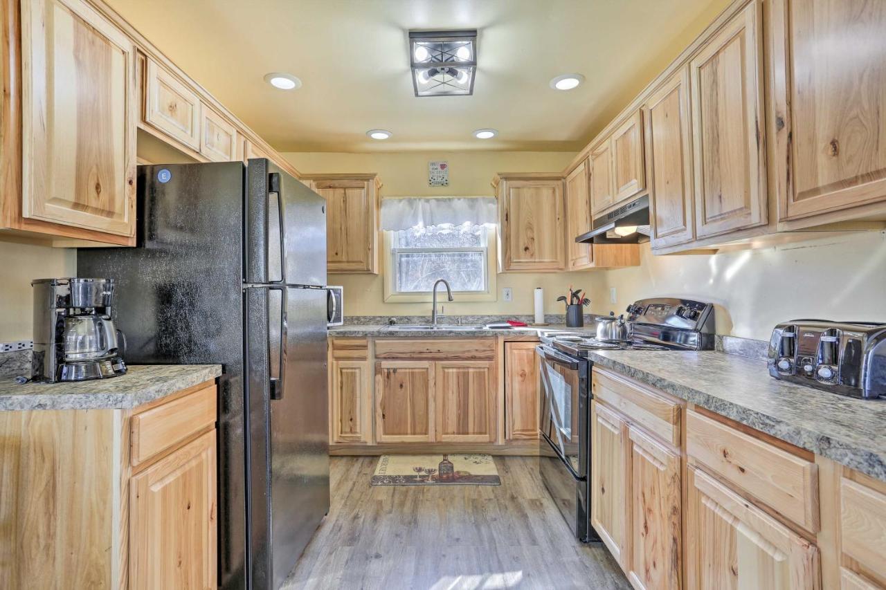 Peaceful Poconos With And Pool Access! Holiday home