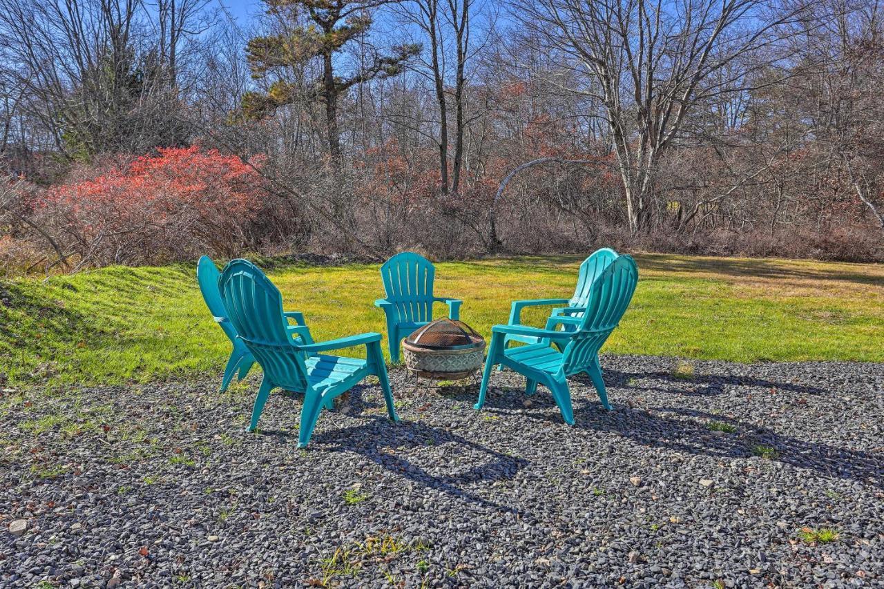 Peaceful Poconos With And Pool Access! Holiday home Long Pond