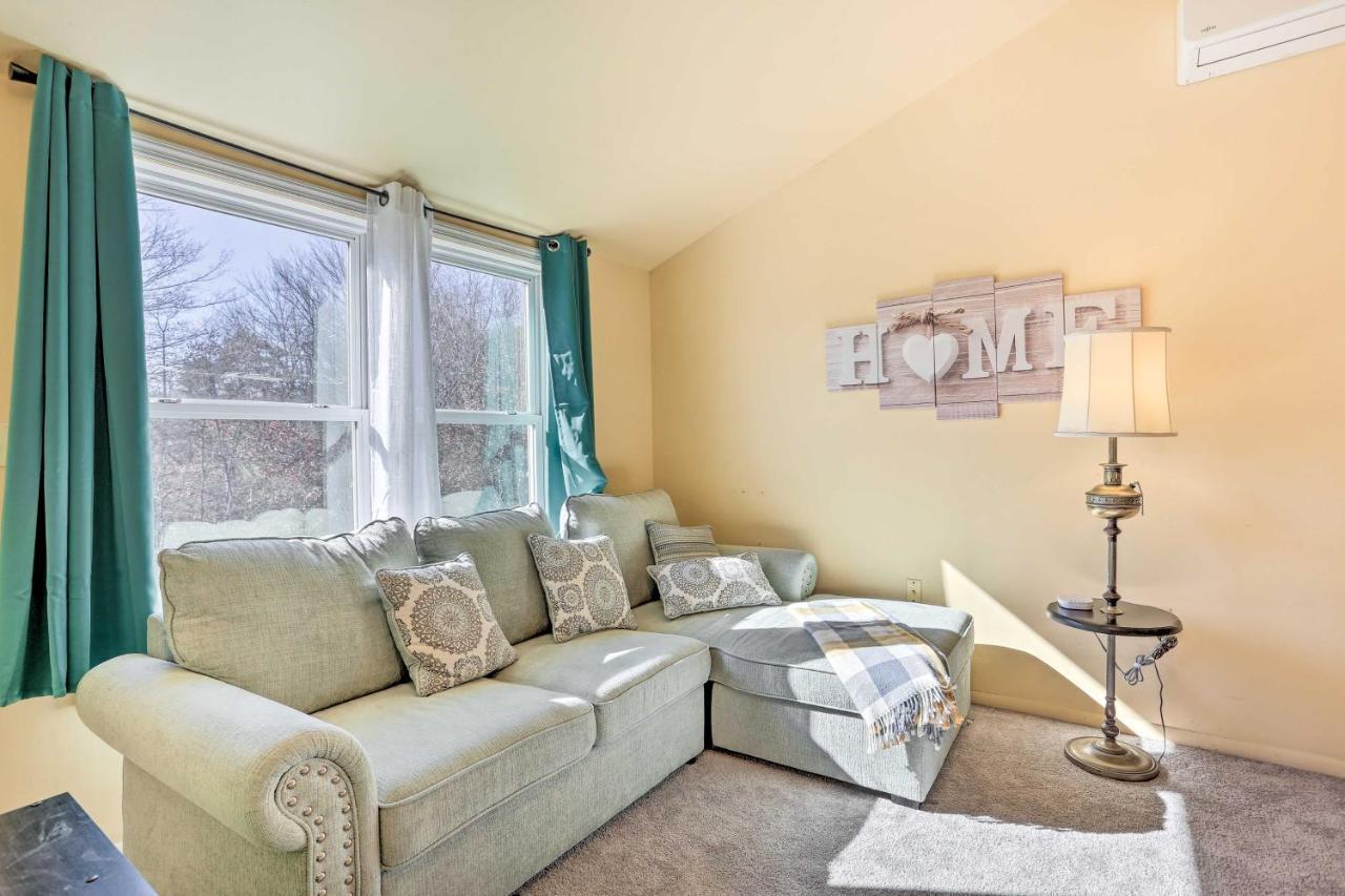 Peaceful Poconos With And Pool Access! *