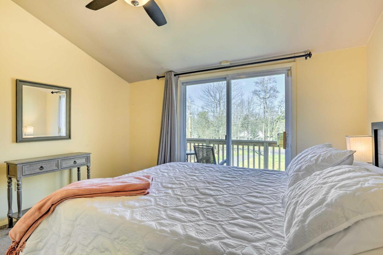 Holiday home Peaceful Poconos With And Pool Access! *