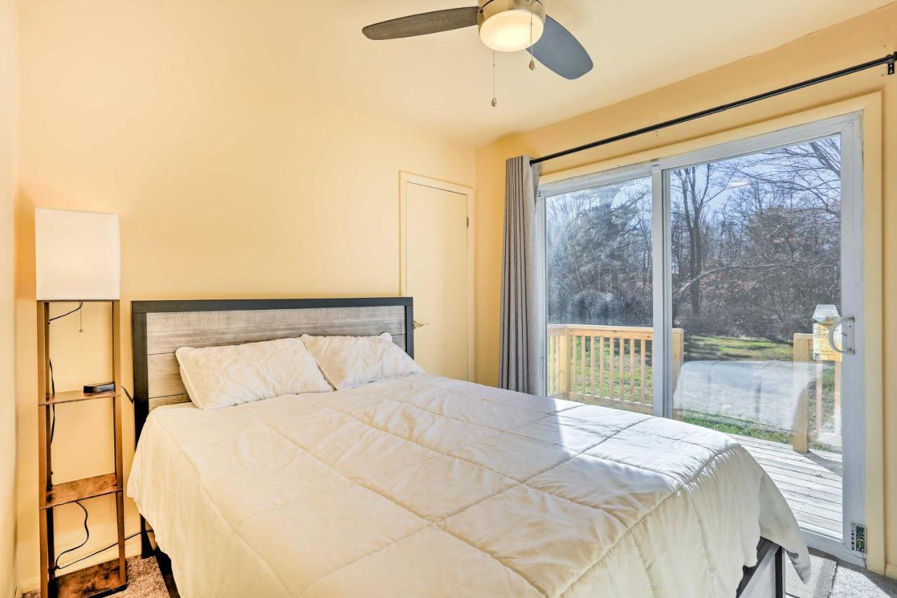 Peaceful Poconos With And Pool Access! *